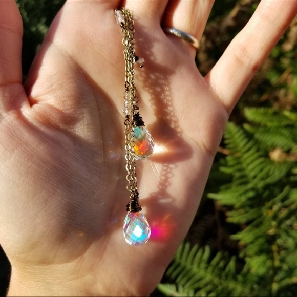 EUC Deluxe Rainbow Quartz Gemstone Necklace - Picture 5 of 6